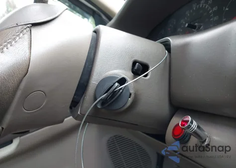 2000 Ford F250 Lariat/Xl/Xlt from USA, damaged, VIN 1FTNF20F8YED45540